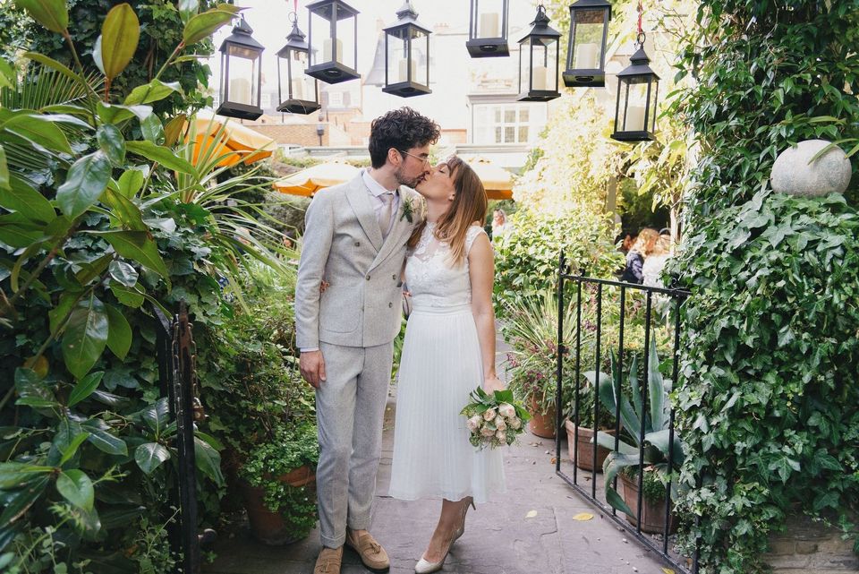 How to plan the perfect small and budget-friendly wedding